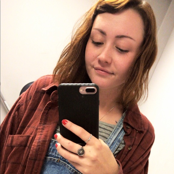 Meet your Posher, Camille - Picture 2 of 3